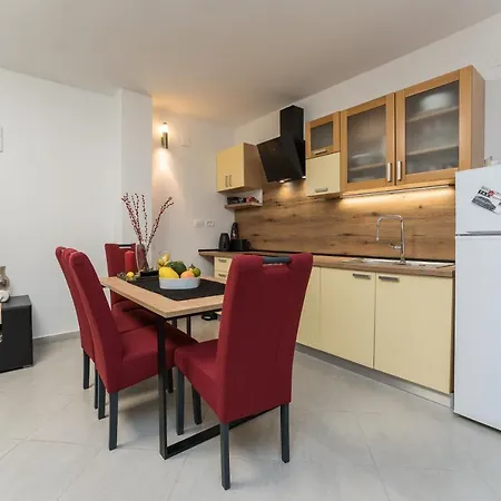 Mirakul Apartman
